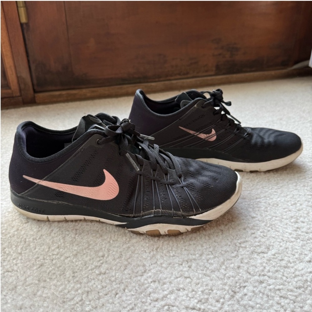 Nike Black and Gold Training Sneakers